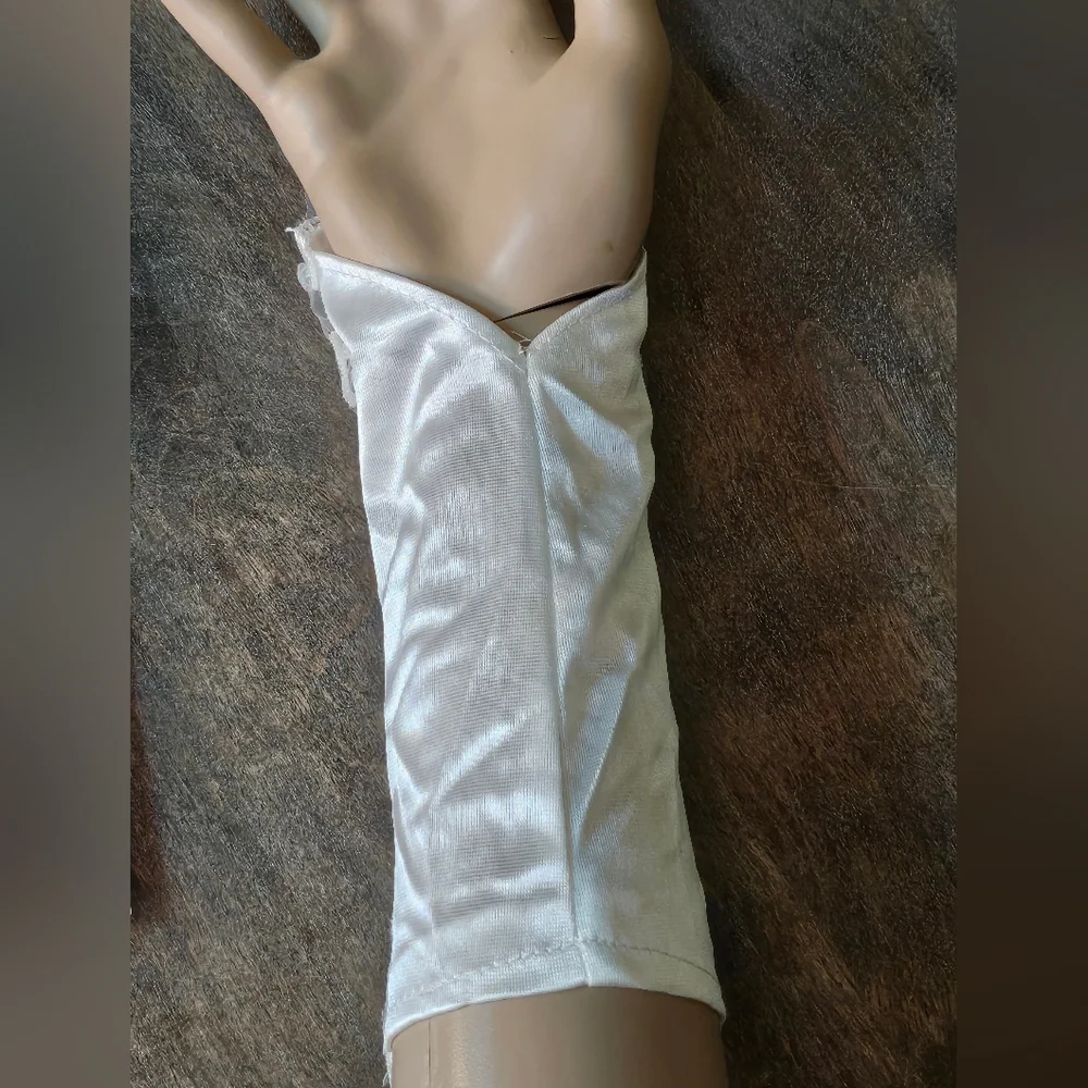 Elegant Bridal White Lace Fingerless Gloves